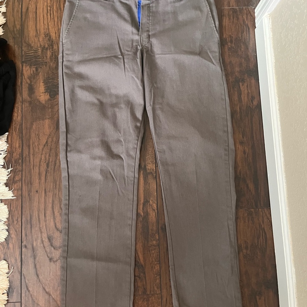 Classic Khaki Chino Pants with Straight-Leg Cut